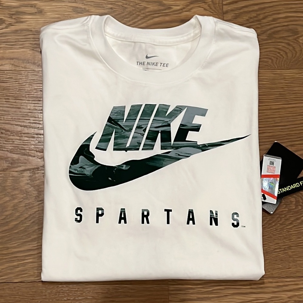 NWT Nike Mens Michigan State T-shirt - Size Large